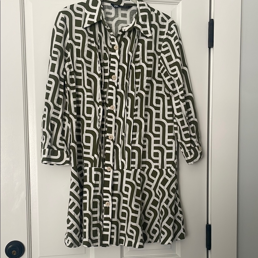 Geometric Patterned Green and White Dress